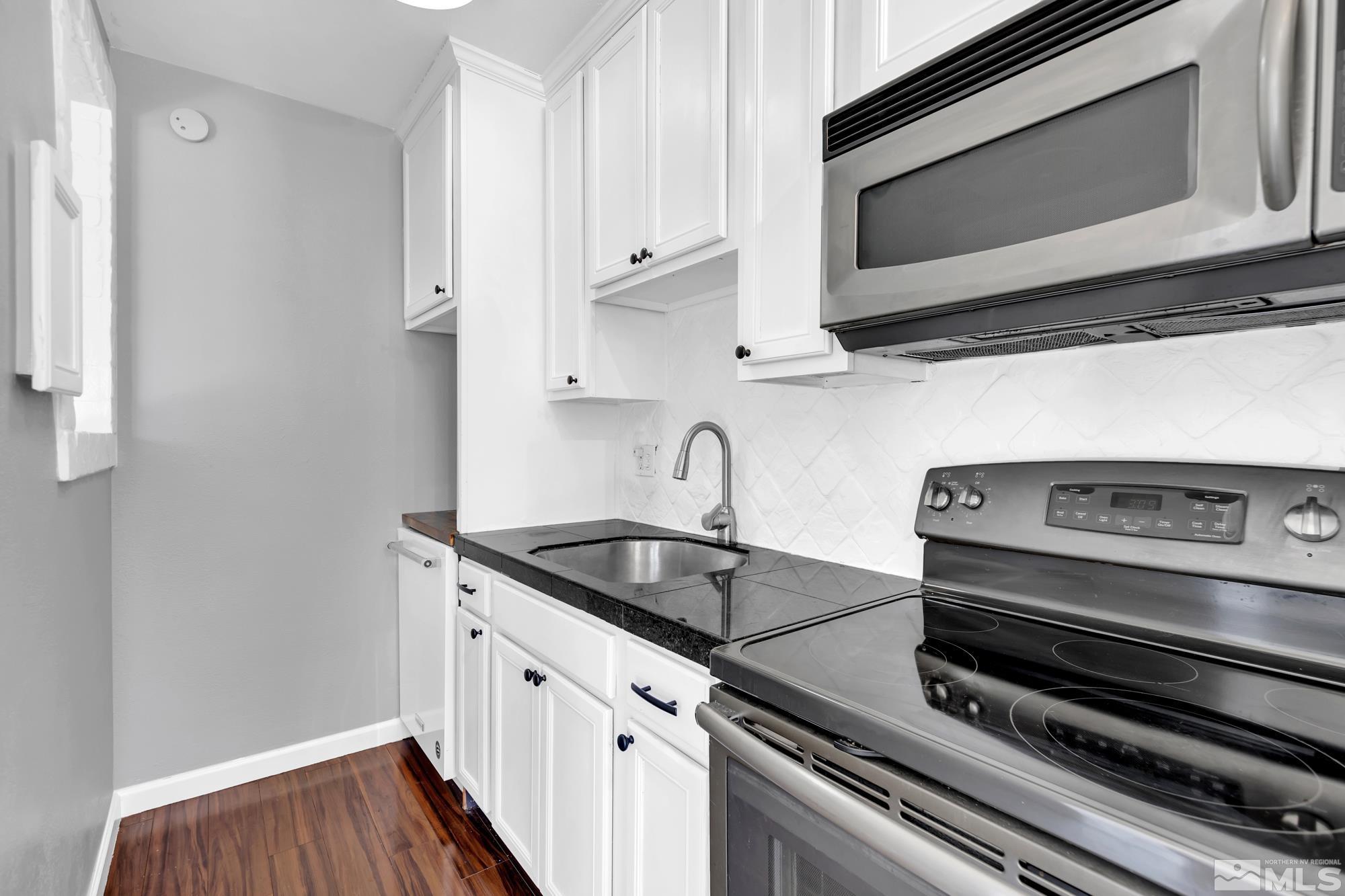 280 Island Avenue, Unit 307 Reno, NV 89501 - Photo 8 of 16 Photo 8