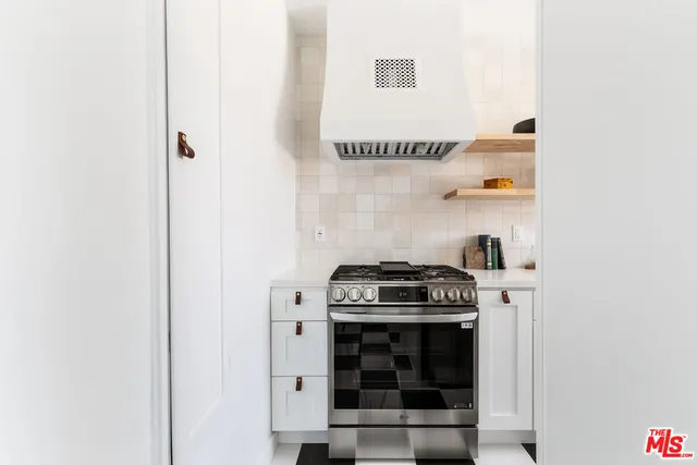 $995,000 | 519 1/2 Rose Avenue, Venice, CA 90291