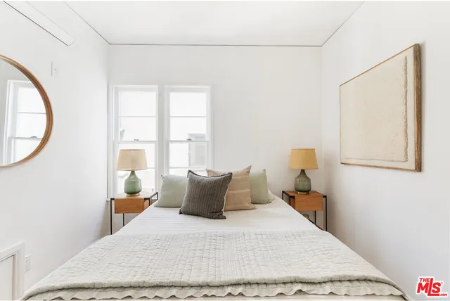 $995,000 | 519 1/2 Rose Avenue, Venice, CA 90291