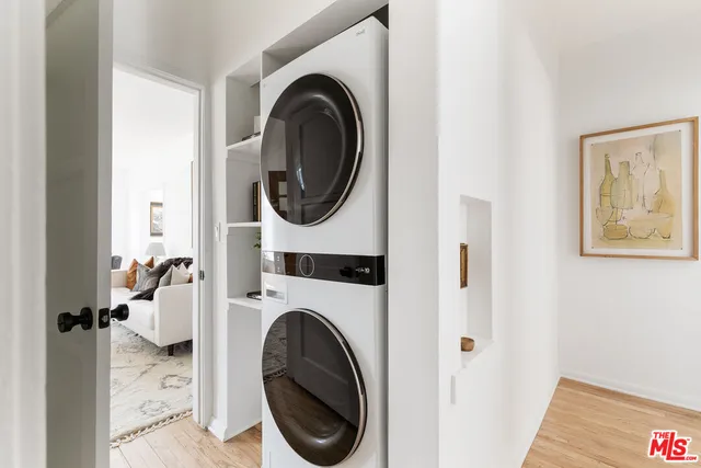 $995,000 | 519 1/2 Rose Avenue, Venice, CA 90291