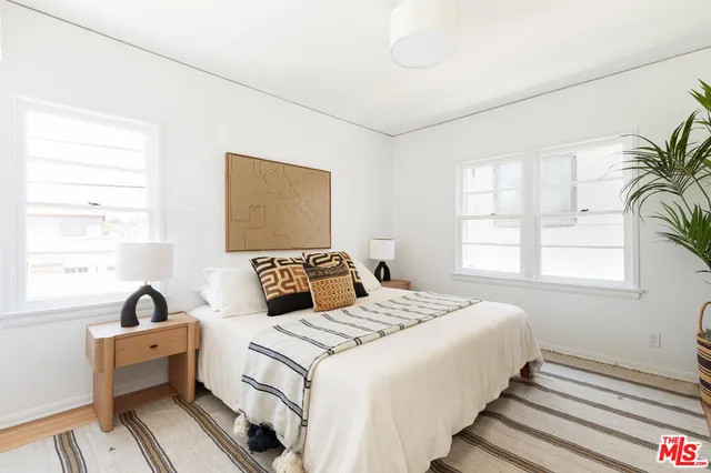 $995,000 | 519 1/2 Rose Avenue, Venice, CA 90291