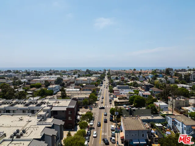 $995,000 | 519 1/2 Rose Avenue, Venice, CA 90291