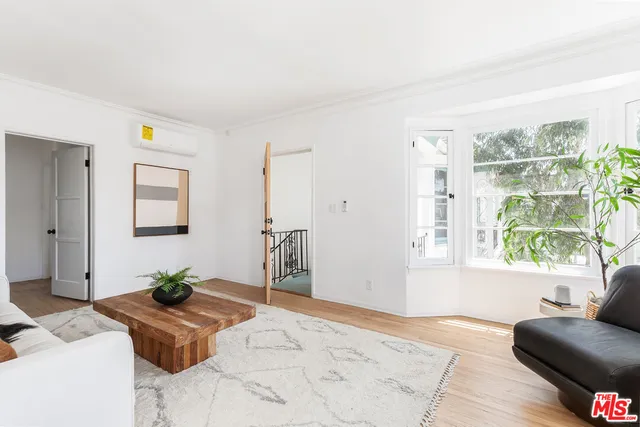 $995,000 | 519 1/2 Rose Avenue, Venice, CA 90291