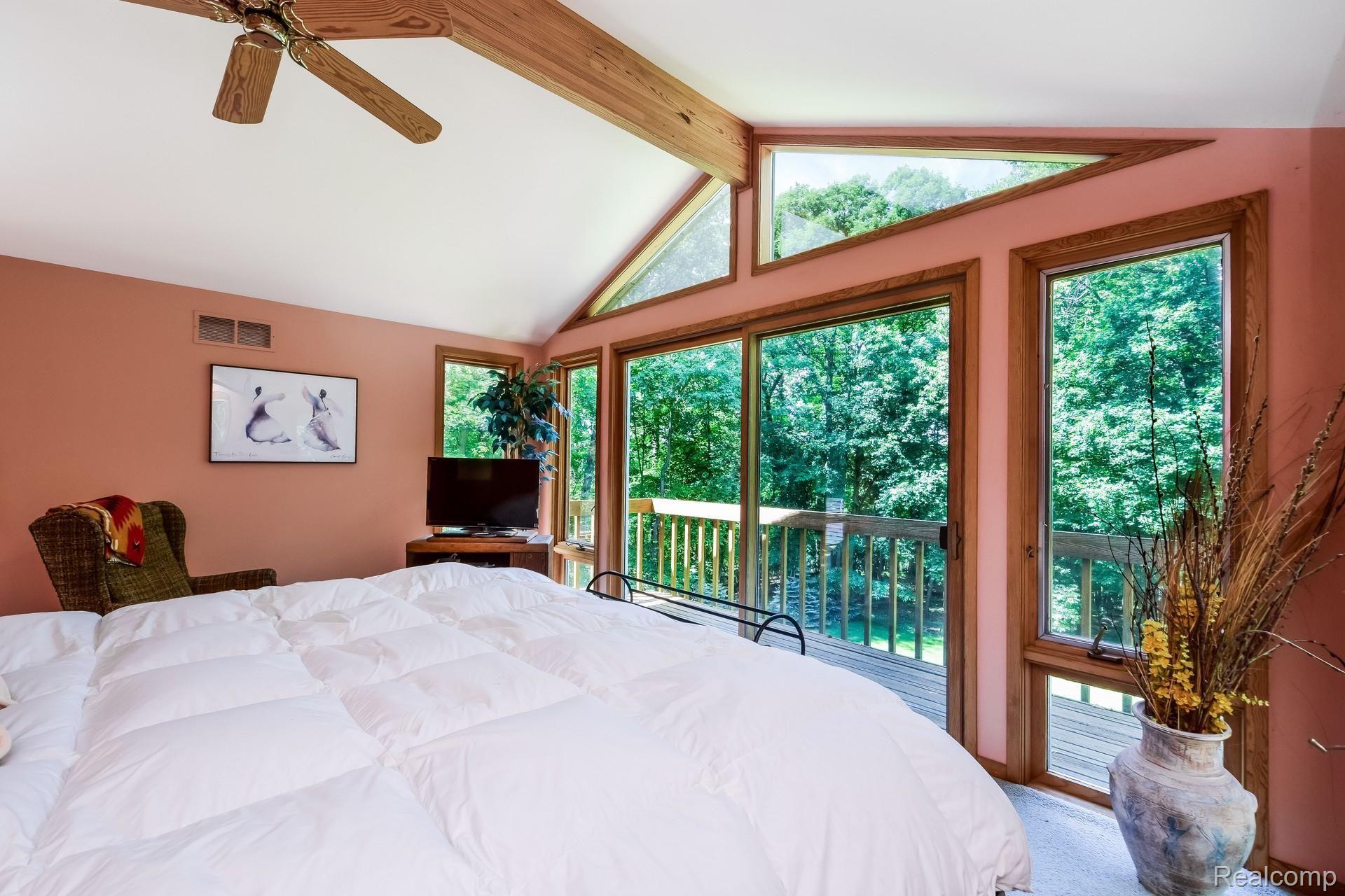 852 Peach Tree Lane Rochester, MI 48306 - Photo 27 of 54 026-Master_Bedroom-5927690-medium.jpg