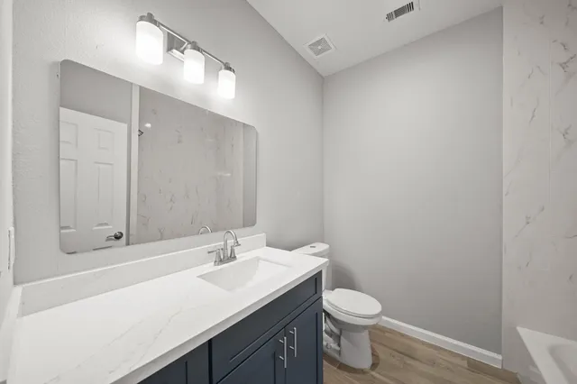 $2,000 | 4338 Brinkley Street, Unit B, Houston, TX 77051