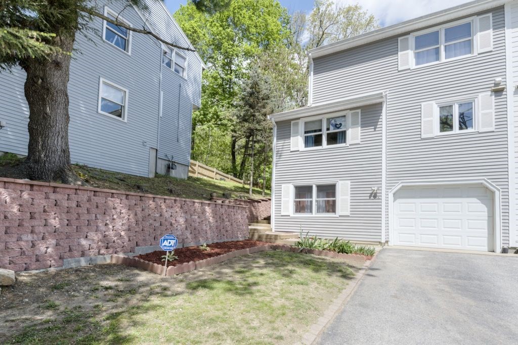 31 A Gates Road, Unit A Worcester, MA 01603 - Photo 1 of 21 Gallery Image 1