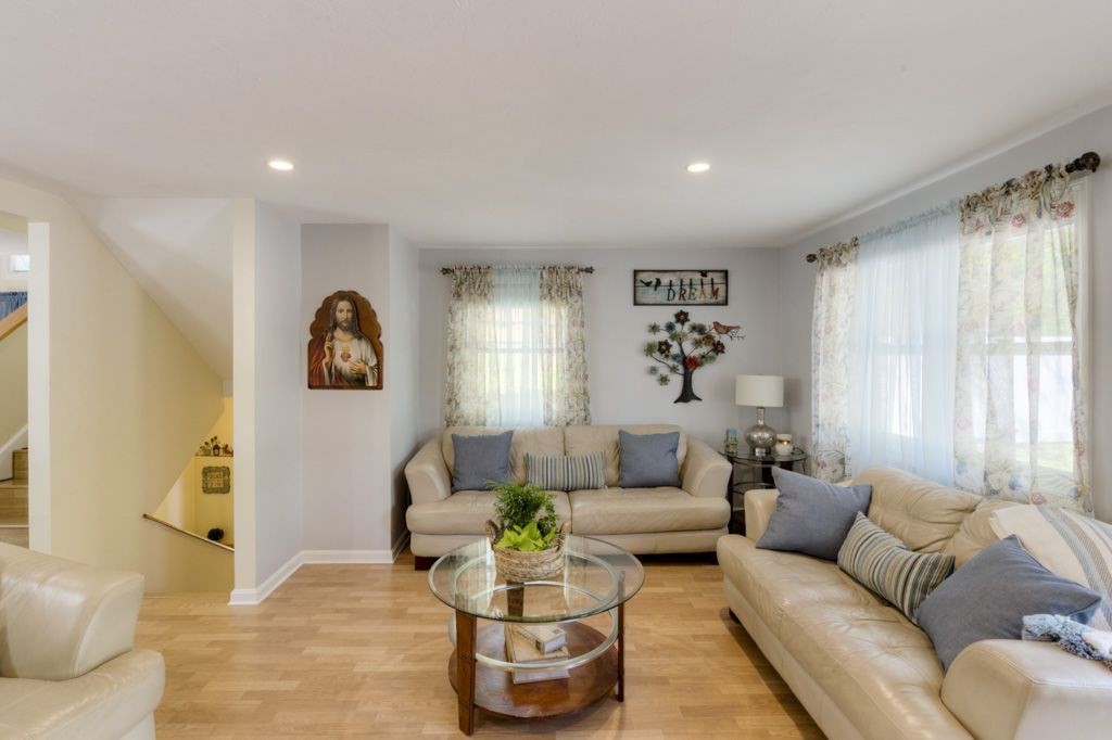 31 A Gates Road, Unit A Worcester, MA 01603 - Photo 3 of 21 Gallery Image 3