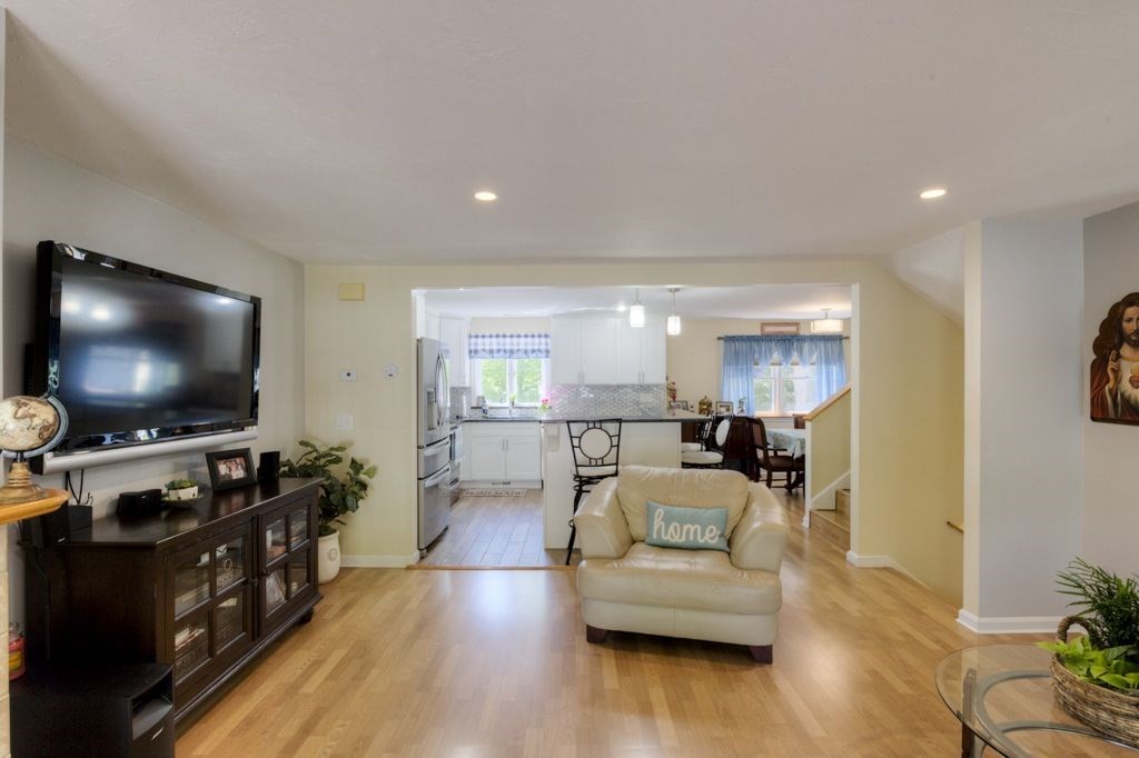 31 A Gates Road, Unit A Worcester, MA 01603 - Photo 4 of 21 Gallery Image 4
