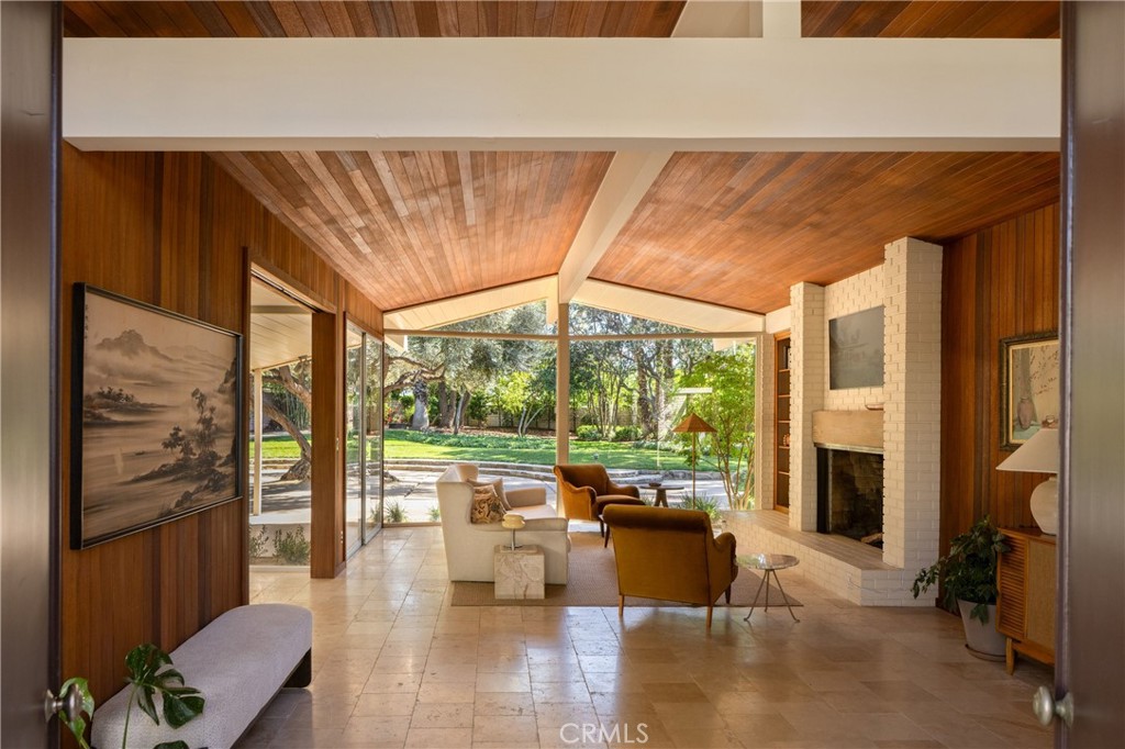 2278 Arroyo Drive Riverside, CA 92506 - Photo 15 of 75
