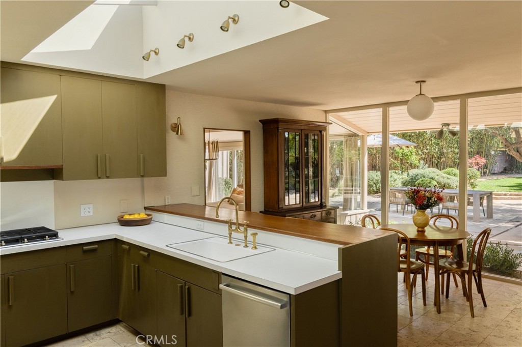 2278 Arroyo Drive Riverside, CA 92506 - Photo 24 of 75