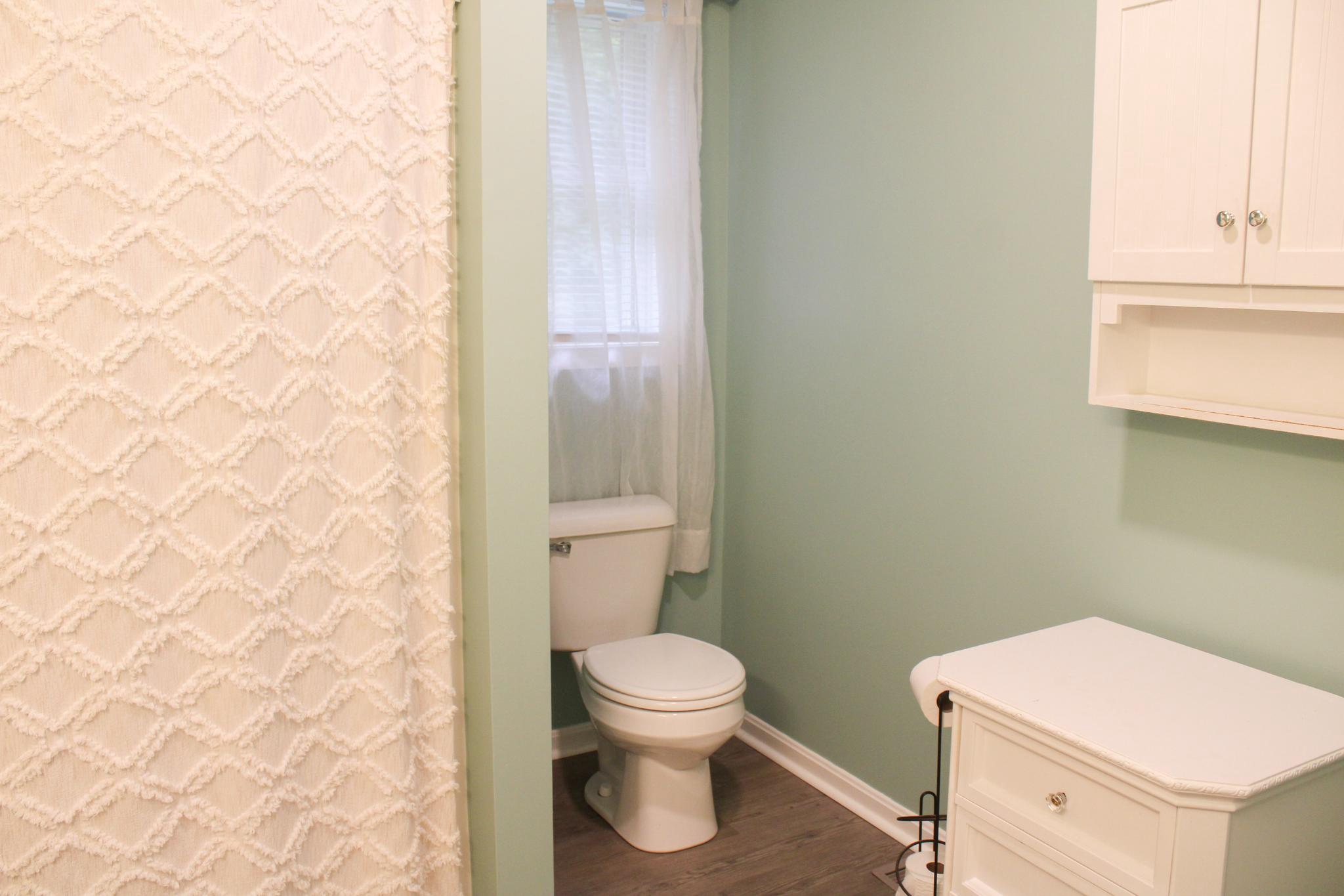 2891 Saumsville Road Maurertown, VA 22644 - Photo 33 of 68 Bath in second bedroom suite