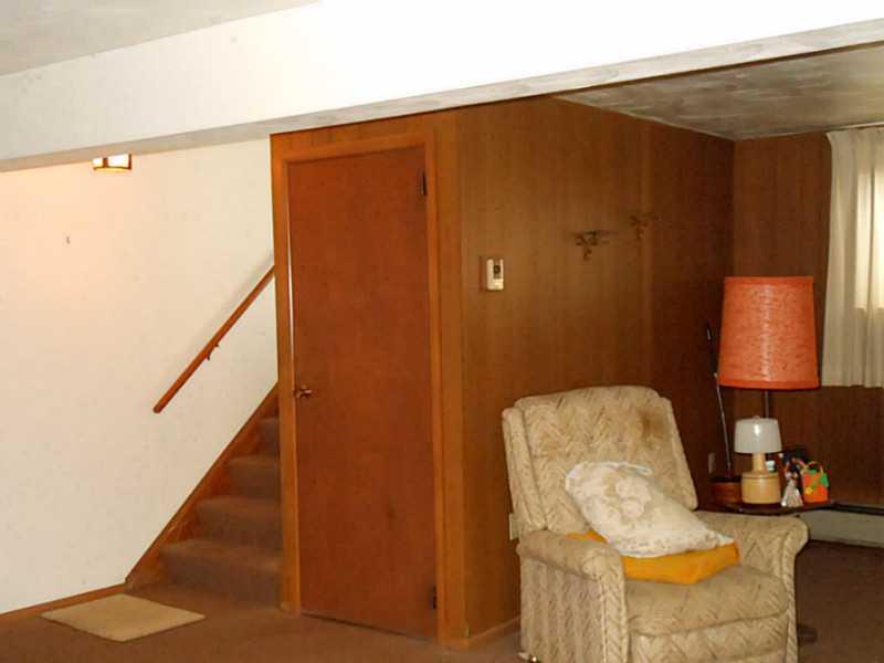 132 Rachel Street Springdale, PA 15144 - Photo 13 of 18 Basement/Game Room.