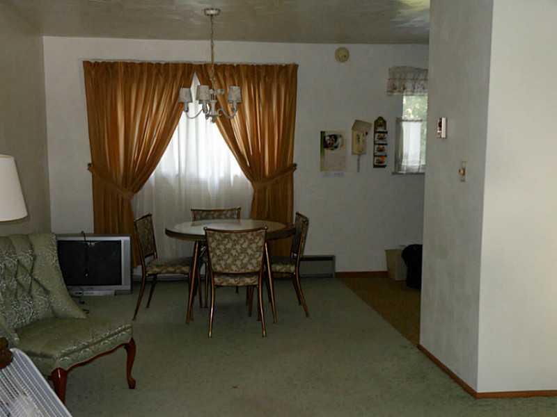 132 Rachel Street Springdale, PA 15144 - Photo 8 of 18 Dining Room.