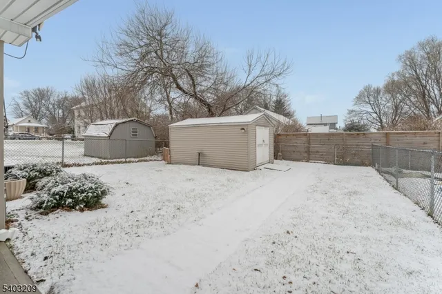 a view of a outdoor space with a house