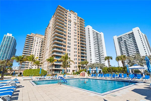 $4,900 | 1920 South Ocean Drive, Unit 11B, Hallandale Beach, FL 33009