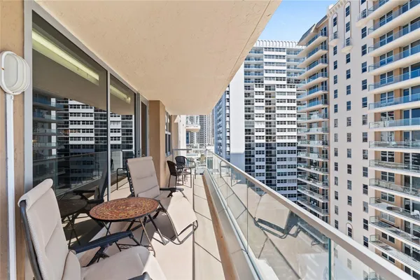 $4,900 | 1920 South Ocean Drive, Unit 11B, Hallandale Beach, FL 33009