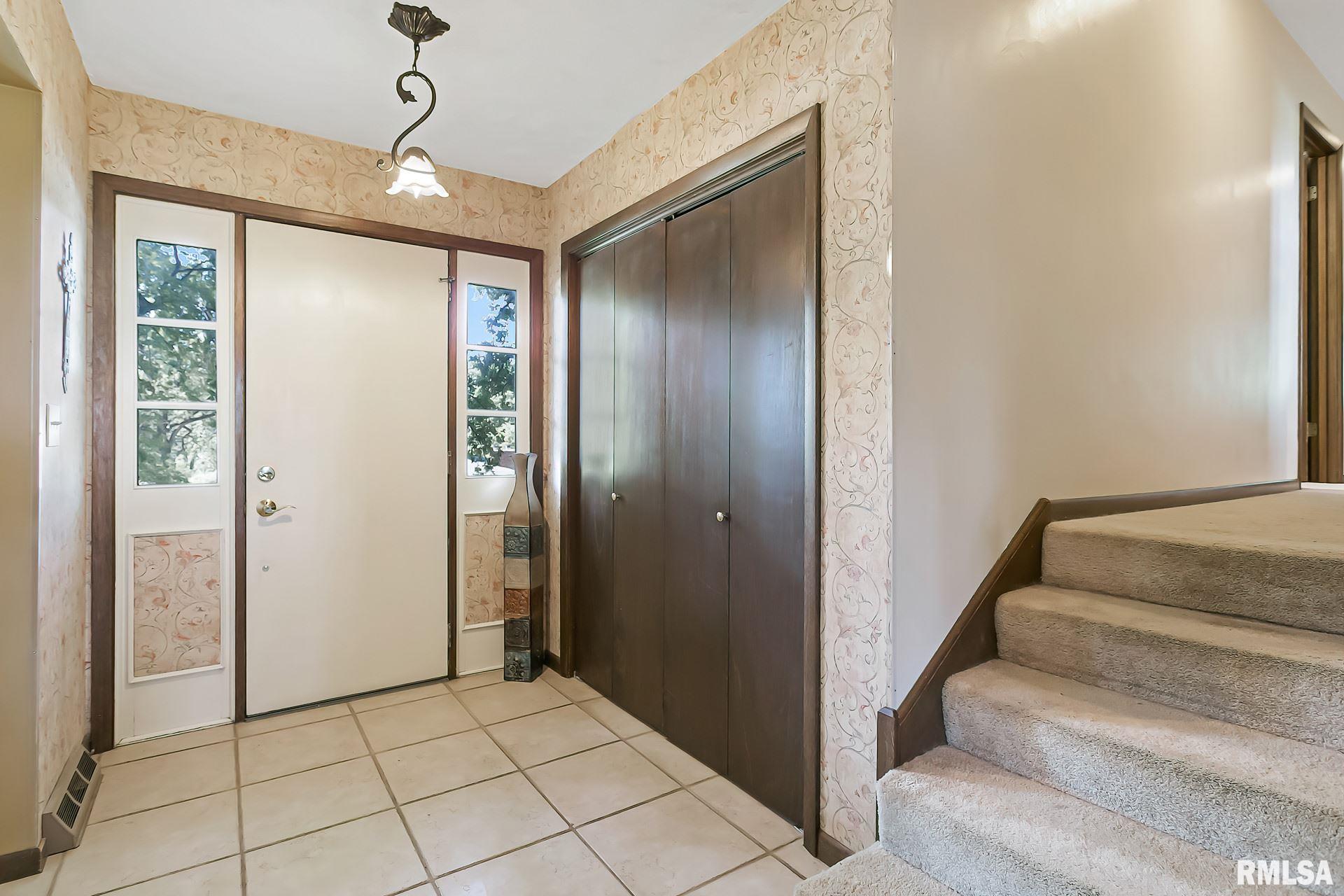 416 Ridge Drive Geneseo, IL 61254 - Photo 4 of 32 Gallery Image 4