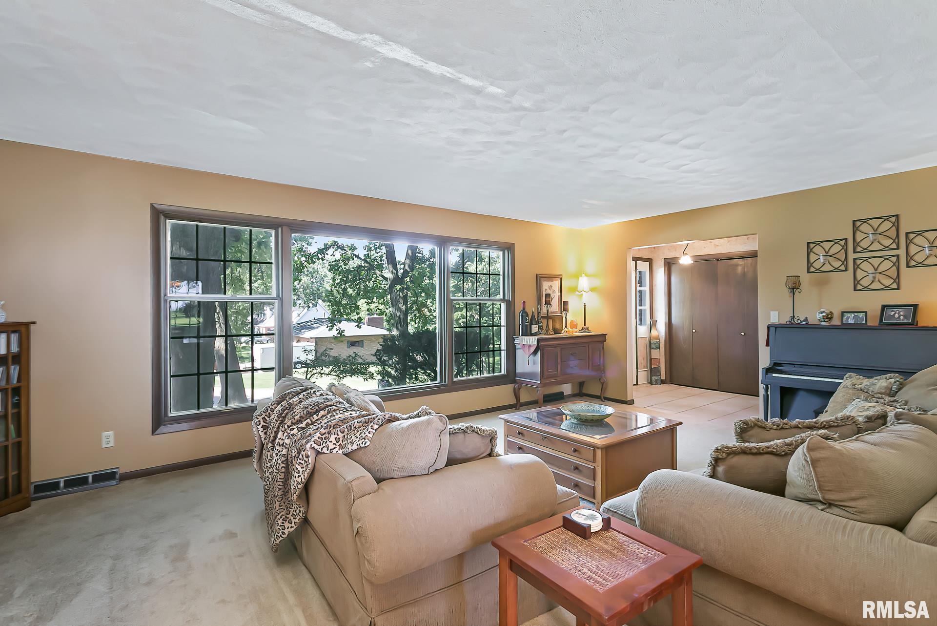 416 Ridge Drive Geneseo, IL 61254 - Photo 8 of 32 Gallery Image 8