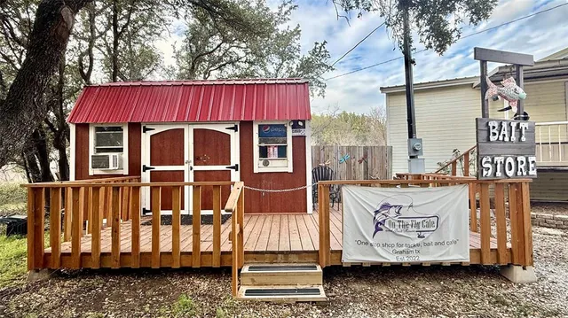 a view of a back yard of the house