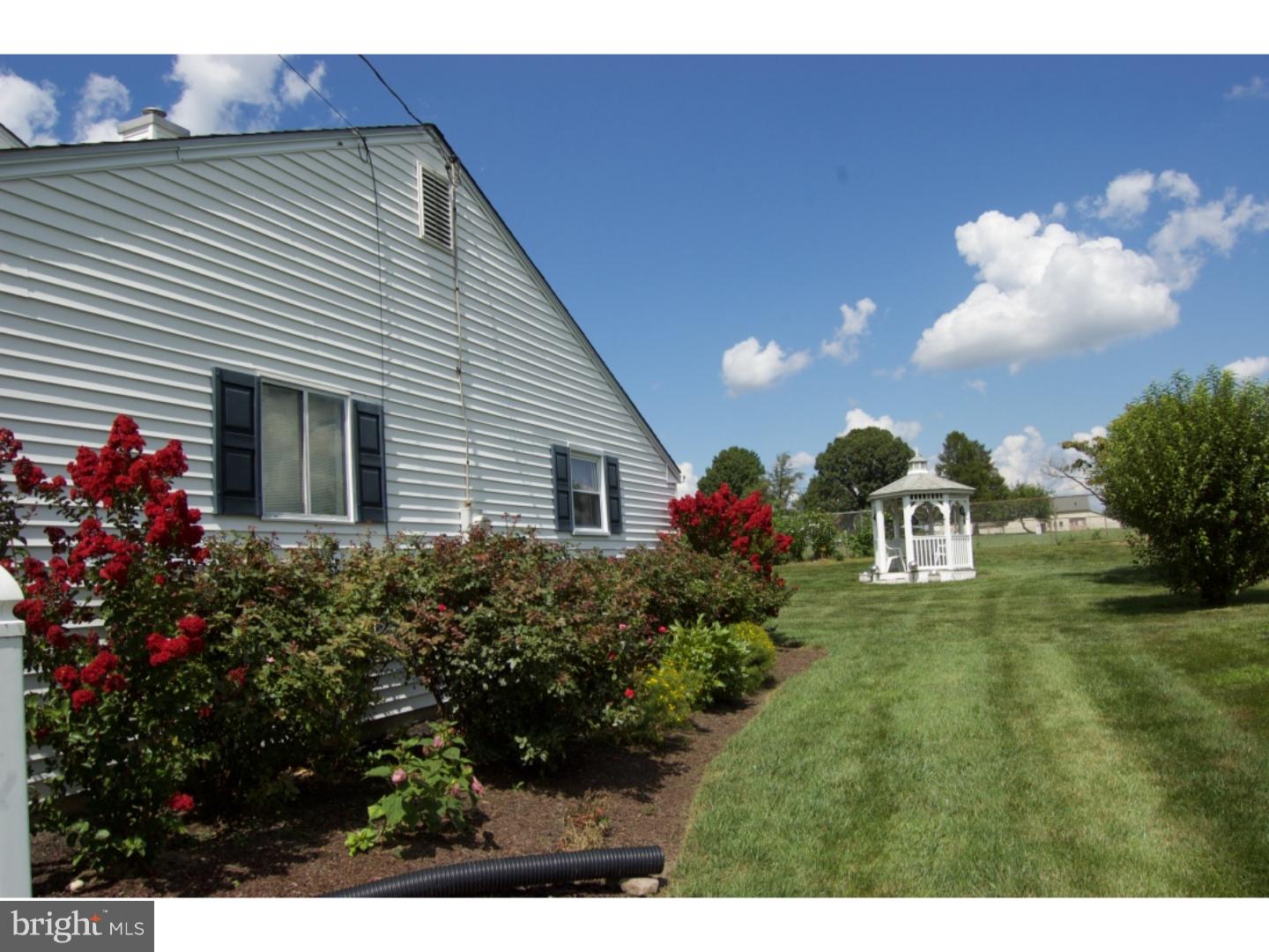 435 Byron Road Warminster, PA 18974 - Photo 14 of 14 Side Yard