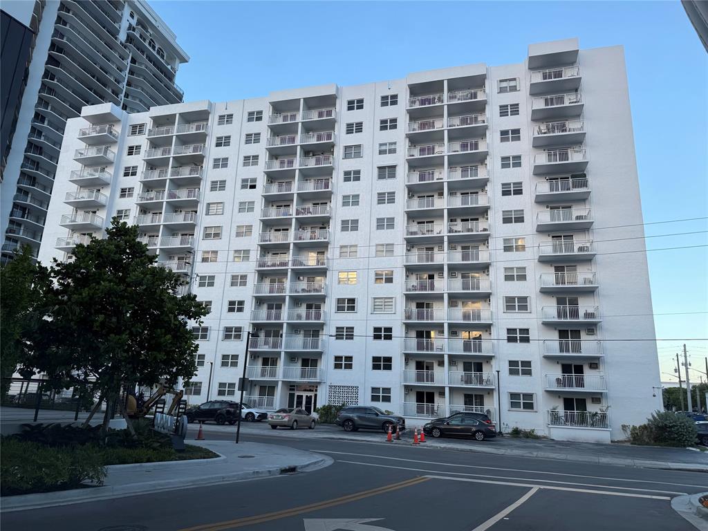 200 South Birch Road, Unit 806 Fort Lauderdale, FL 33316 - Photo 17 of 20 a view of a building and a street