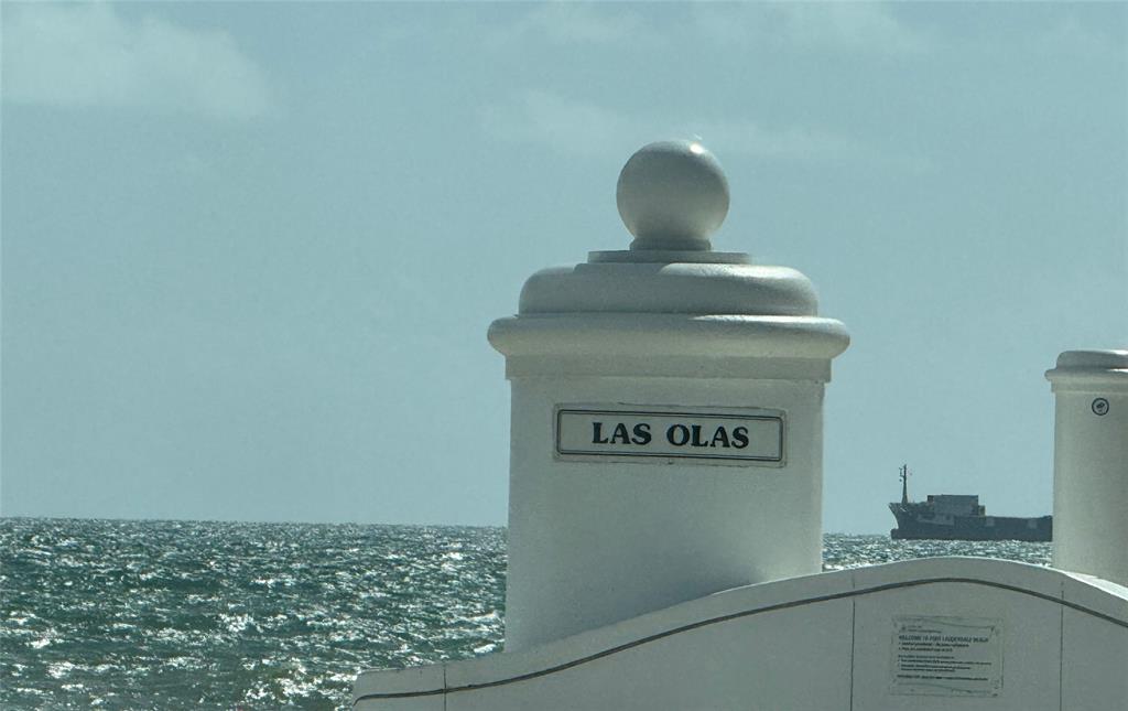 200 South Birch Road, Unit 806 Fort Lauderdale, FL 33316 - Photo 2 of 20 a view of a bathroom
