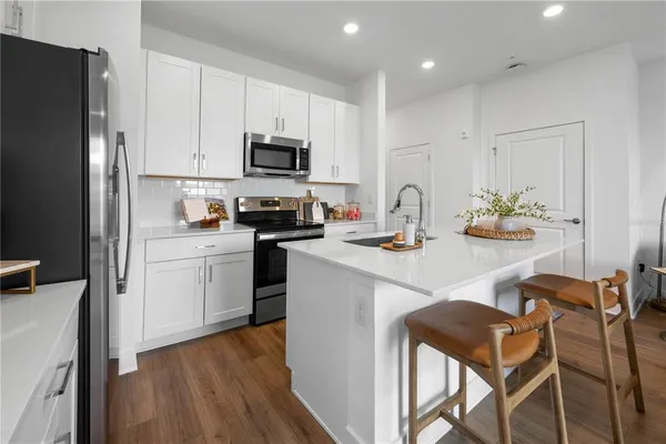 $2,299 | 2480 Everson Street, Unit 128, Bradenton, FL 34208