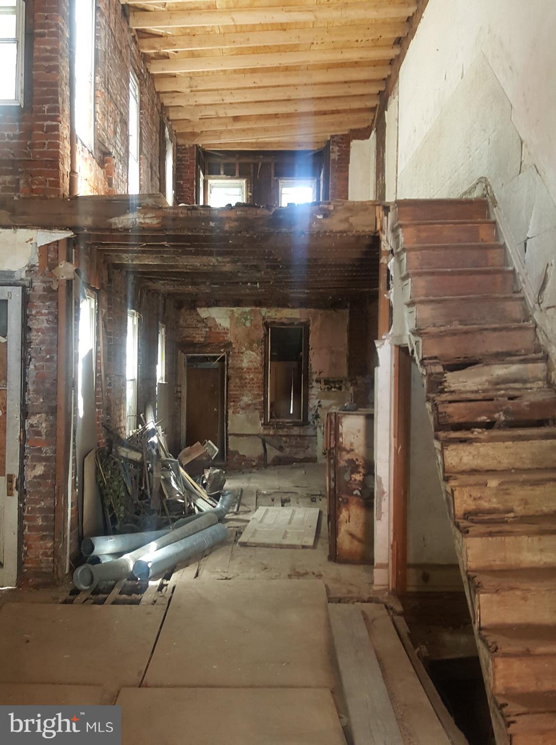 2532 North 18th Street Philadelphia, PA 19132 - Photo 3 of 4 a view of a building with sitting area