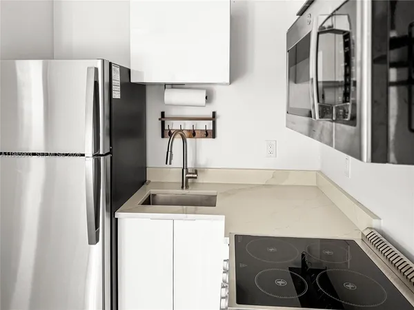 $1,500 | 551 Northeast 26th Street, Unit 2, Wilton Manors, FL 33305