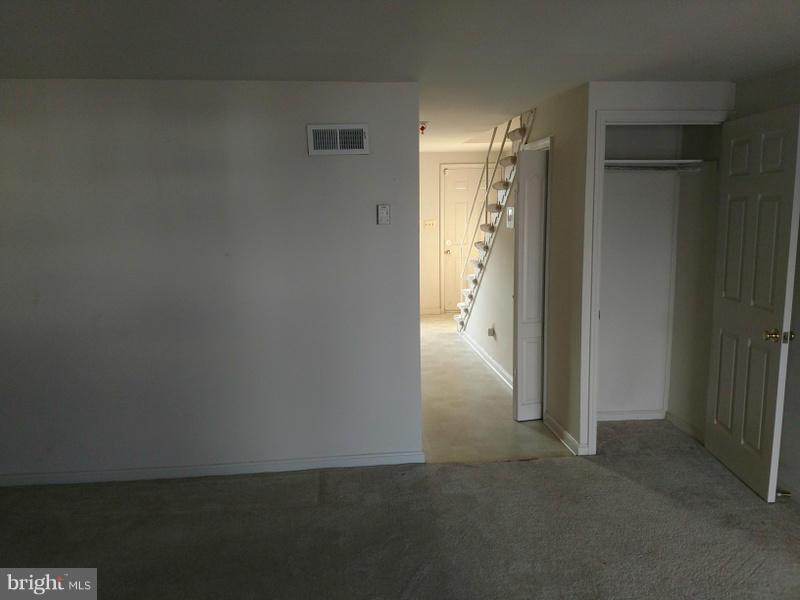 7920 Wynbrook Road Baltimore, MD 21224 - Photo 4 of 16 Interior (General)