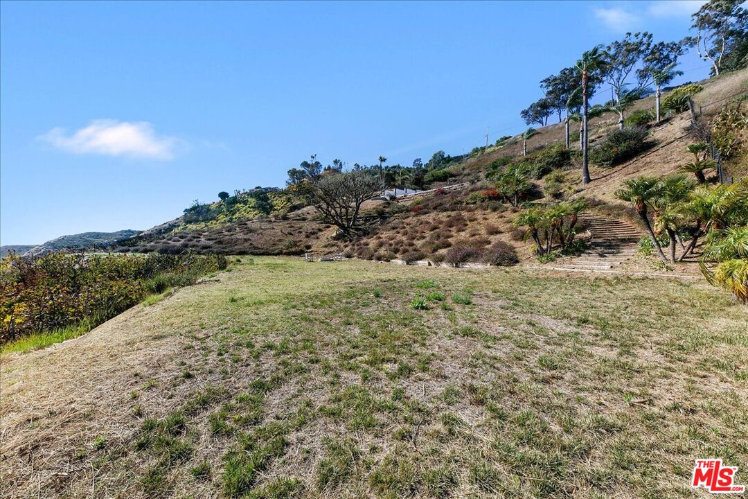 20542 Seaboard Road Malibu, CA 90265 - Photo 10 of 16