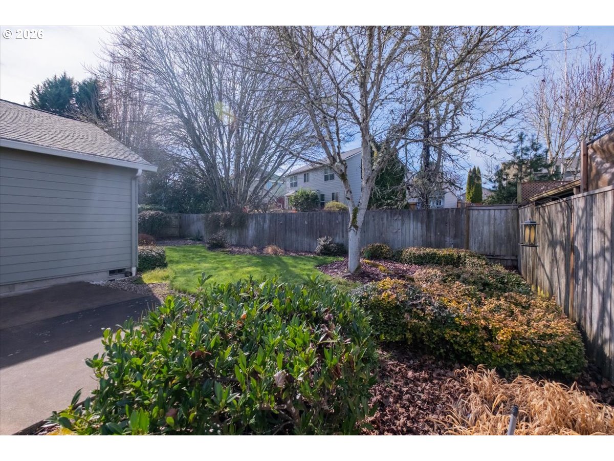 2066 Northwest Violet Avenue Albany, OR 97321 - Photo 42 of 48 a view of backyard with green space