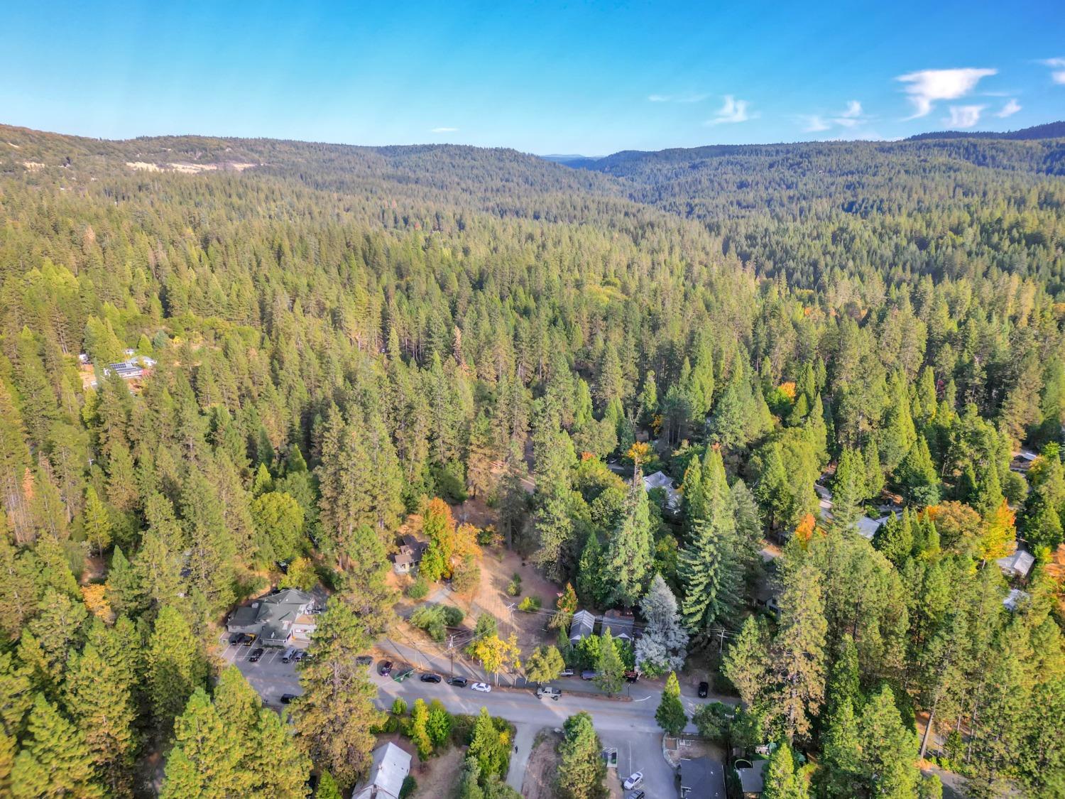 728 Old Washington Road Nevada City, CA 95959 - Photo 58 of 65 a view of a city with mountains in the background