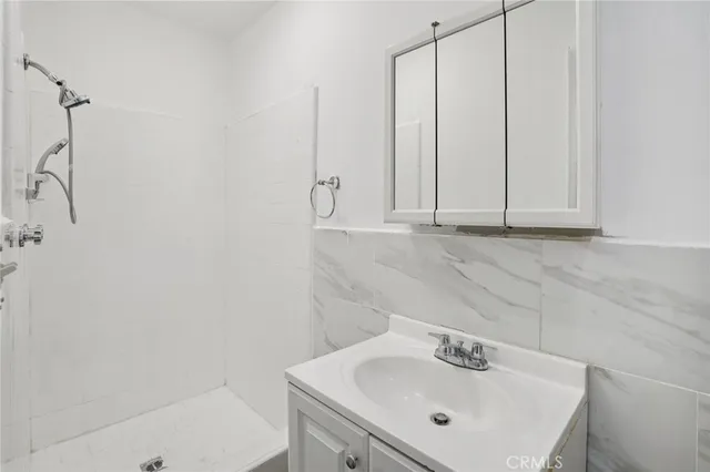 $525,000 | 320 East Spruce Avenue, Inglewood, CA 90301