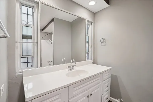 $525,000 | 320 East Spruce Avenue, Inglewood, CA 90301