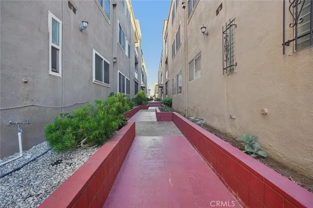 $525,000 | 320 East Spruce Avenue, Inglewood, CA 90301