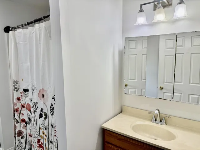 $179,900 | 1403 Grant Street, Peru, IL 61354