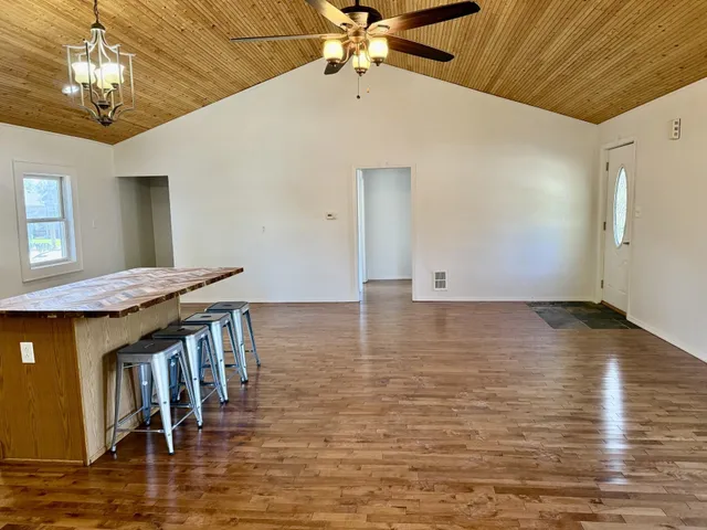 $179,900 | 1403 Grant Street, Peru, IL 61354