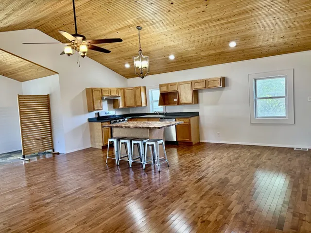 $179,900 | 1403 Grant Street, Peru, IL 61354