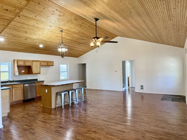 $179,900 | 1403 Grant Street, Peru, IL 61354