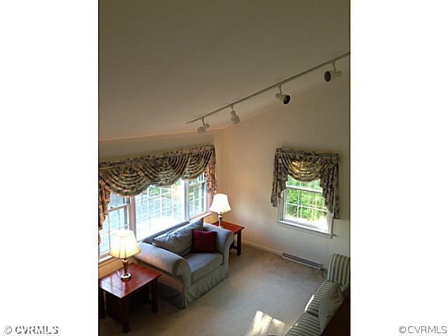 8402 Michael Road Richmond, VA 23229 - Photo 5 of 21 Den/Family/Great Room - Rooooom to enjoy life.