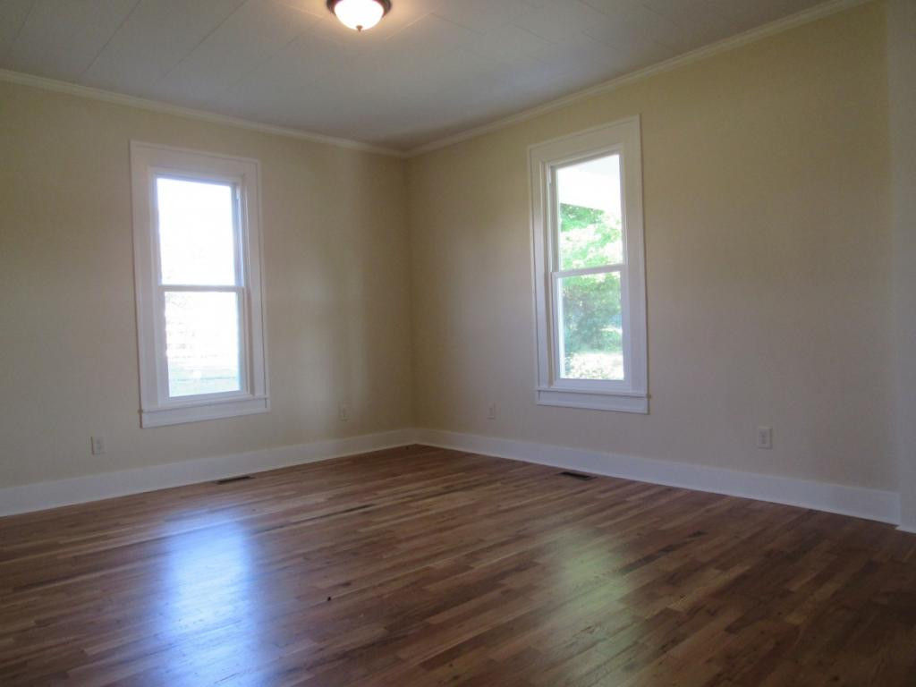 380 Remine Road Limestone, TN 37681 - Photo 10 of 33 Living Room View
