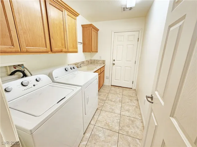 $1,635 | 1229 Bourbon Street, Pahrump, NV 89048