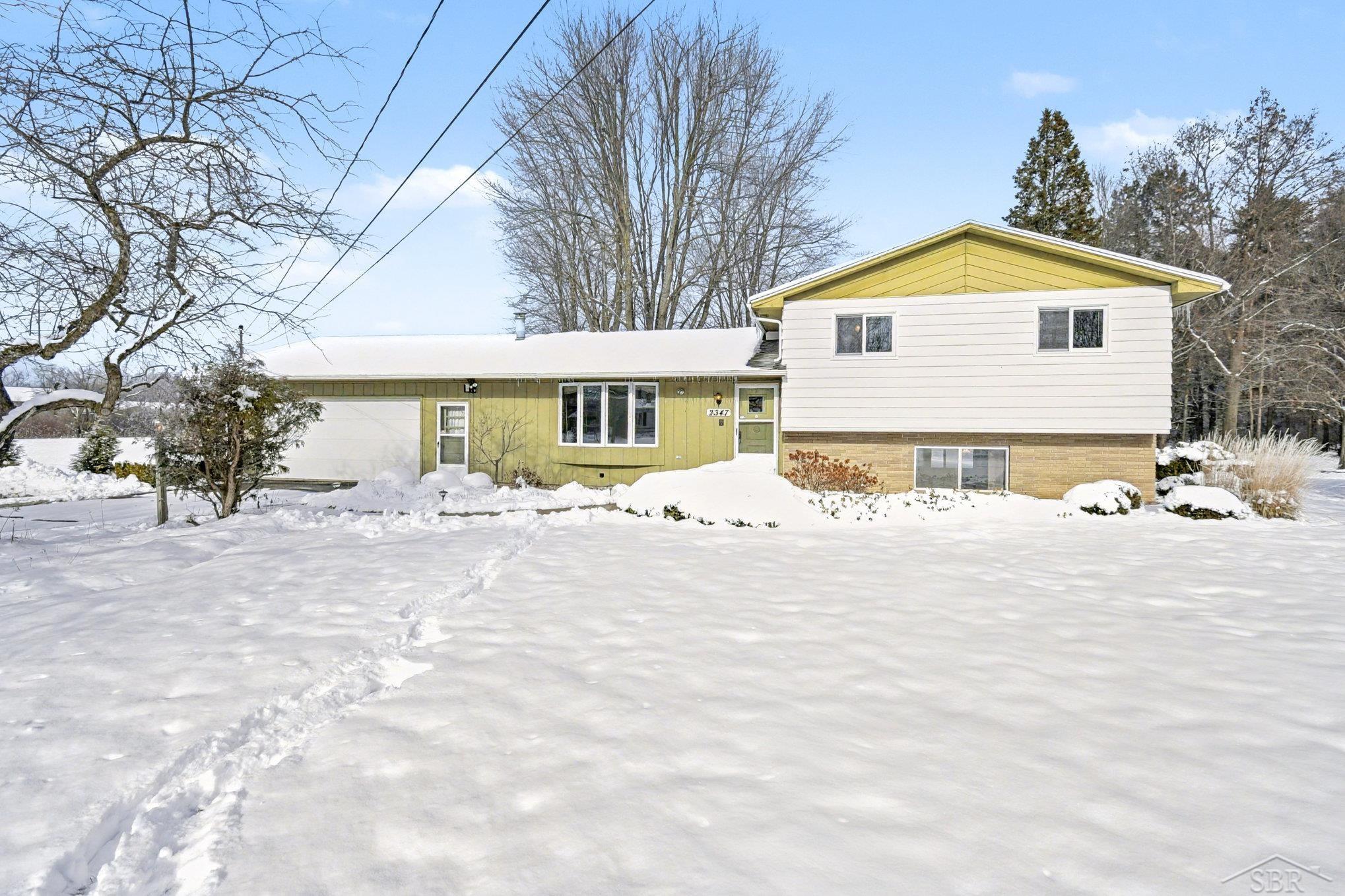 2347 Amelith Road Bay City, MI 48706 - Photo 22 of 37 50195551-ab18869c-60b3-47dd-a1b5-27c87d606c6e.JPG