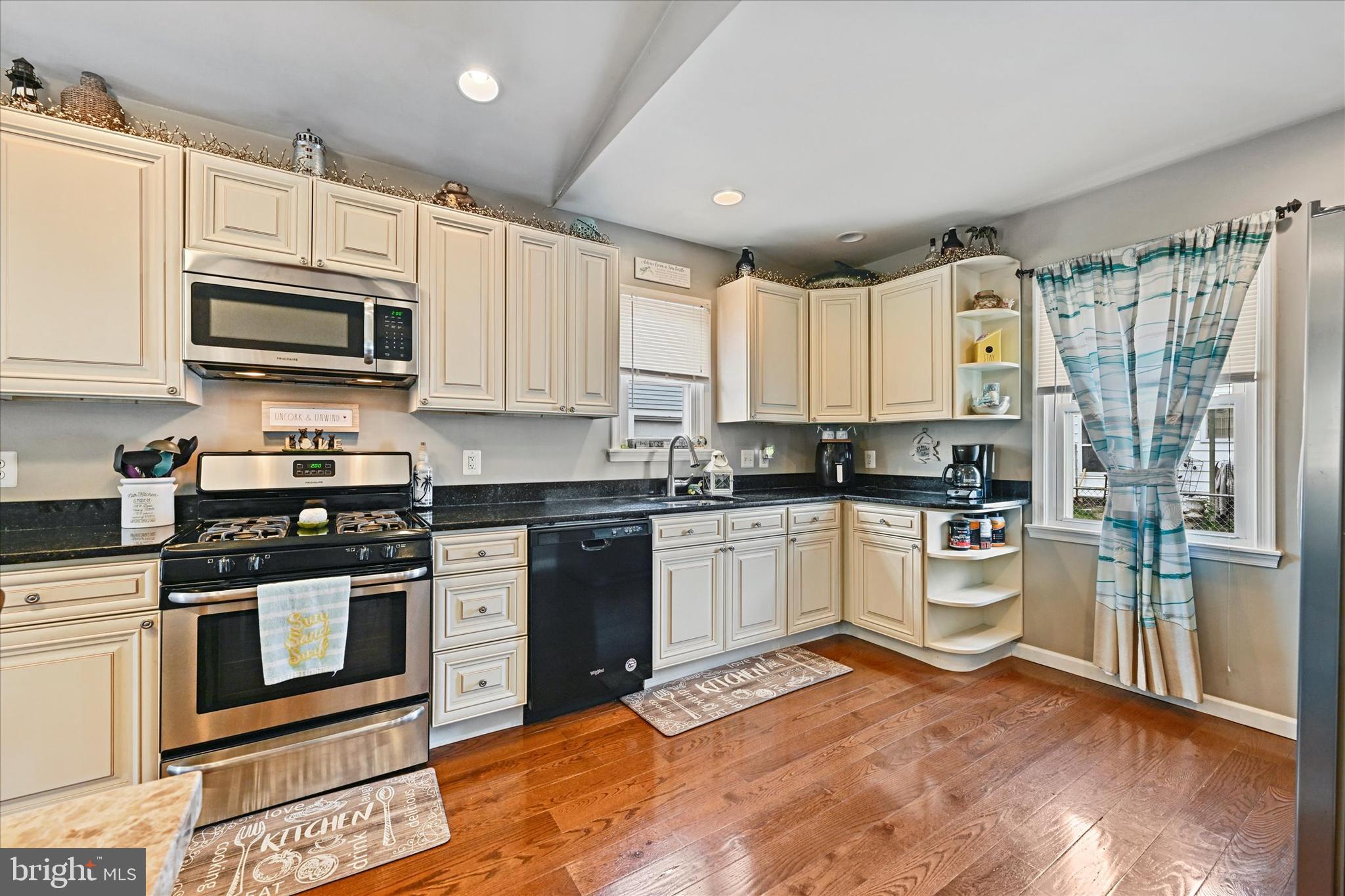 13 Fairway Road Essex, MD 21221 - Photo 2 of 39 Gallery Image 2