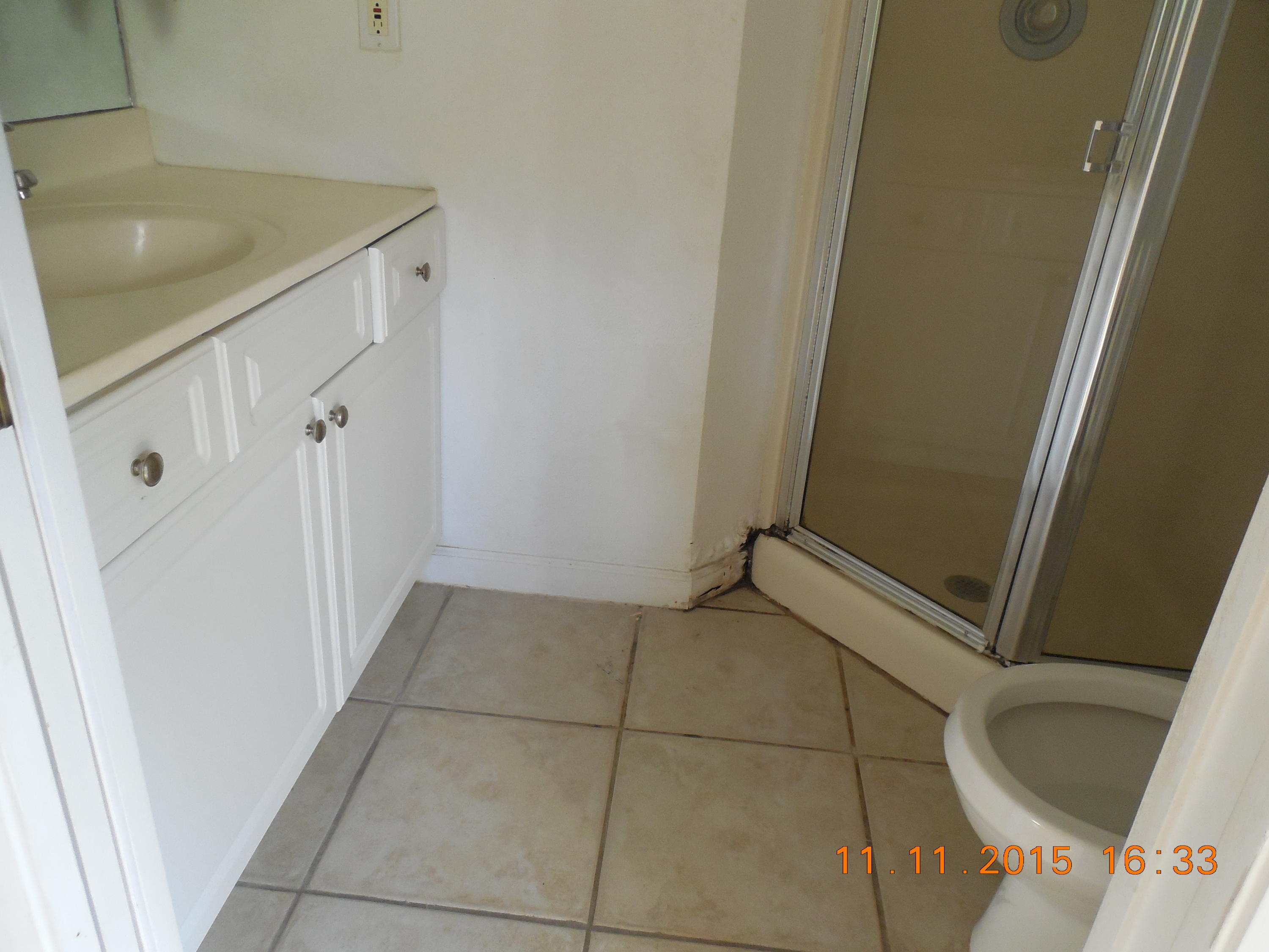 8201 Thames Boulevard, Unit A Boca Raton, FL 33433 - Photo 10 of 11 Bathroom