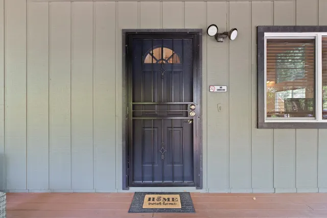 a view of elevator with hallway