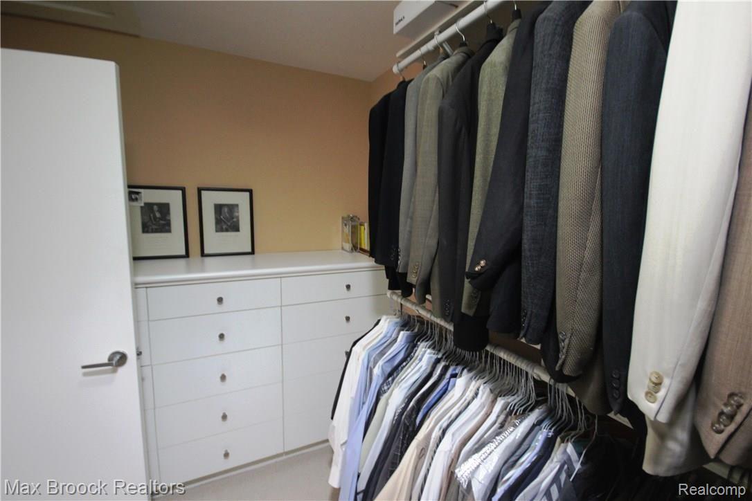 6290 Commerce Road West Bloomfield, MI 48324 - Photo 30 of 51 Tons of built-in dressers