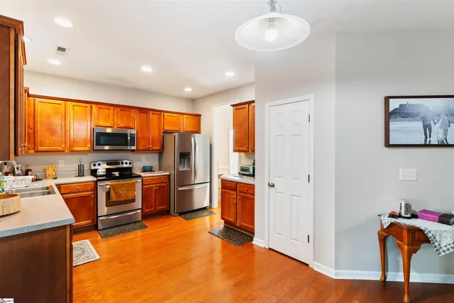 $306,500 | 695 Flintrock Drive, Boiling Springs, SC 29316