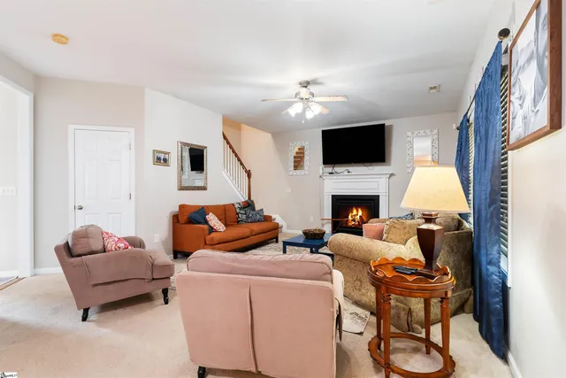 $306,500 | 695 Flintrock Drive, Boiling Springs, SC 29316